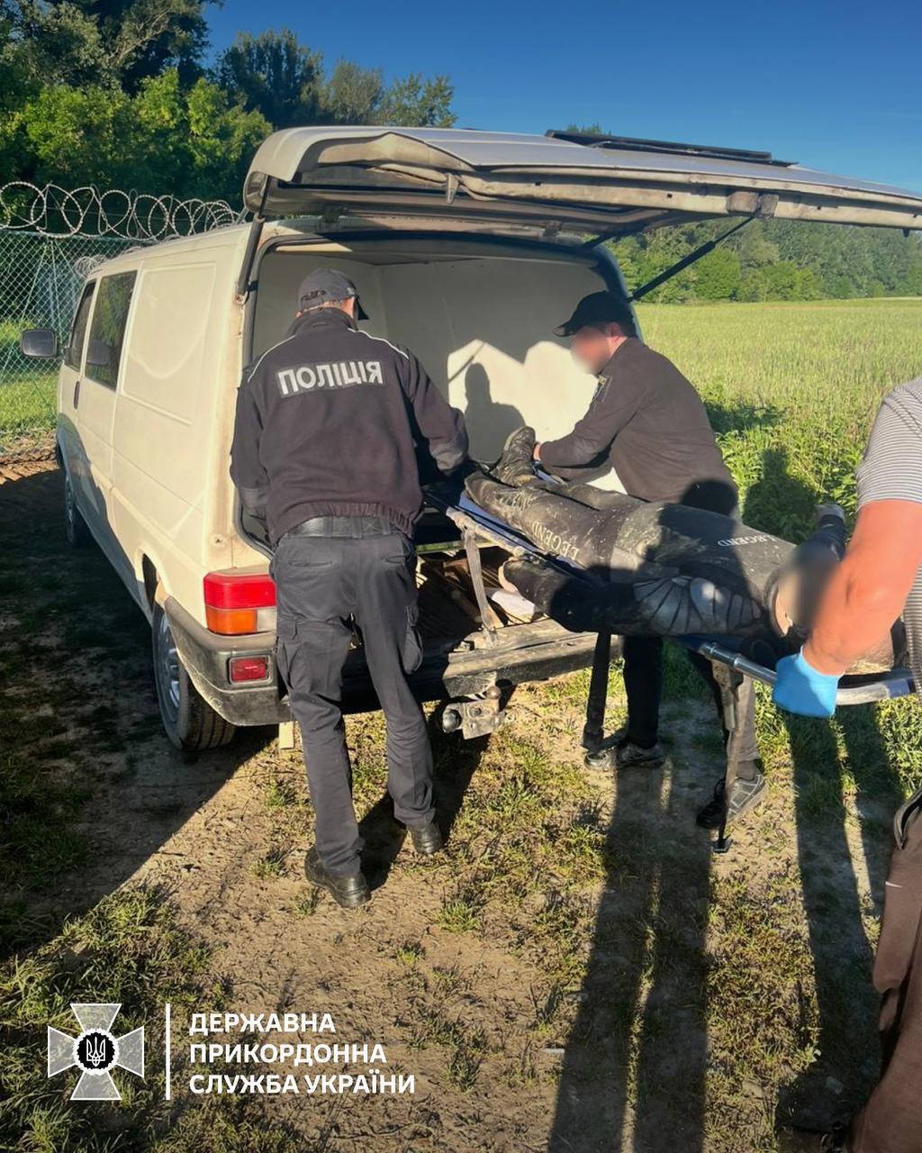 З Тиси витягли тіло мешканця Закарпаття: у ДПСУ розповіли подробиці. Фото і відео