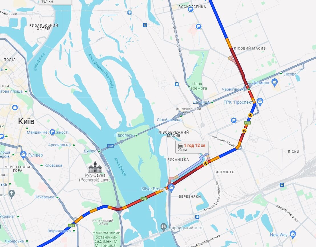 Київ вранці скували численні затори: де не проїхати. Карта
