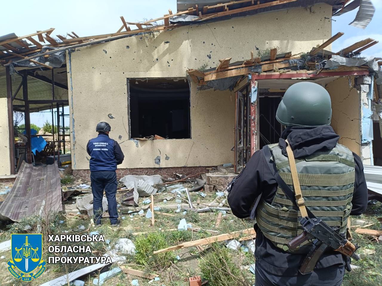 Оккупанты ударили по Харьковщине, произошел пожар: есть погибшие. Фото