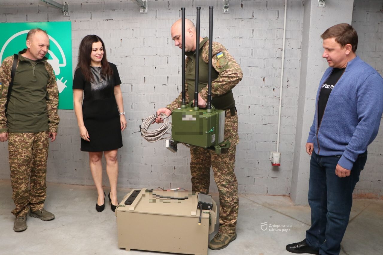 Непомітні для ворога: Дніпро передав захисникам України два унікальні РЕБи