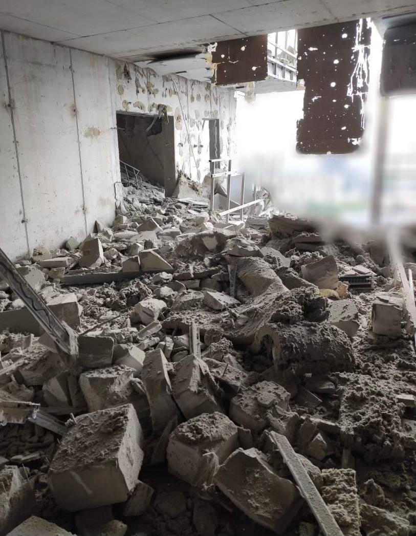 Россияне второй раз за день обстреляли Харьков: попали в многоэтажку, среди пострадавших – дети. Фото разрушений