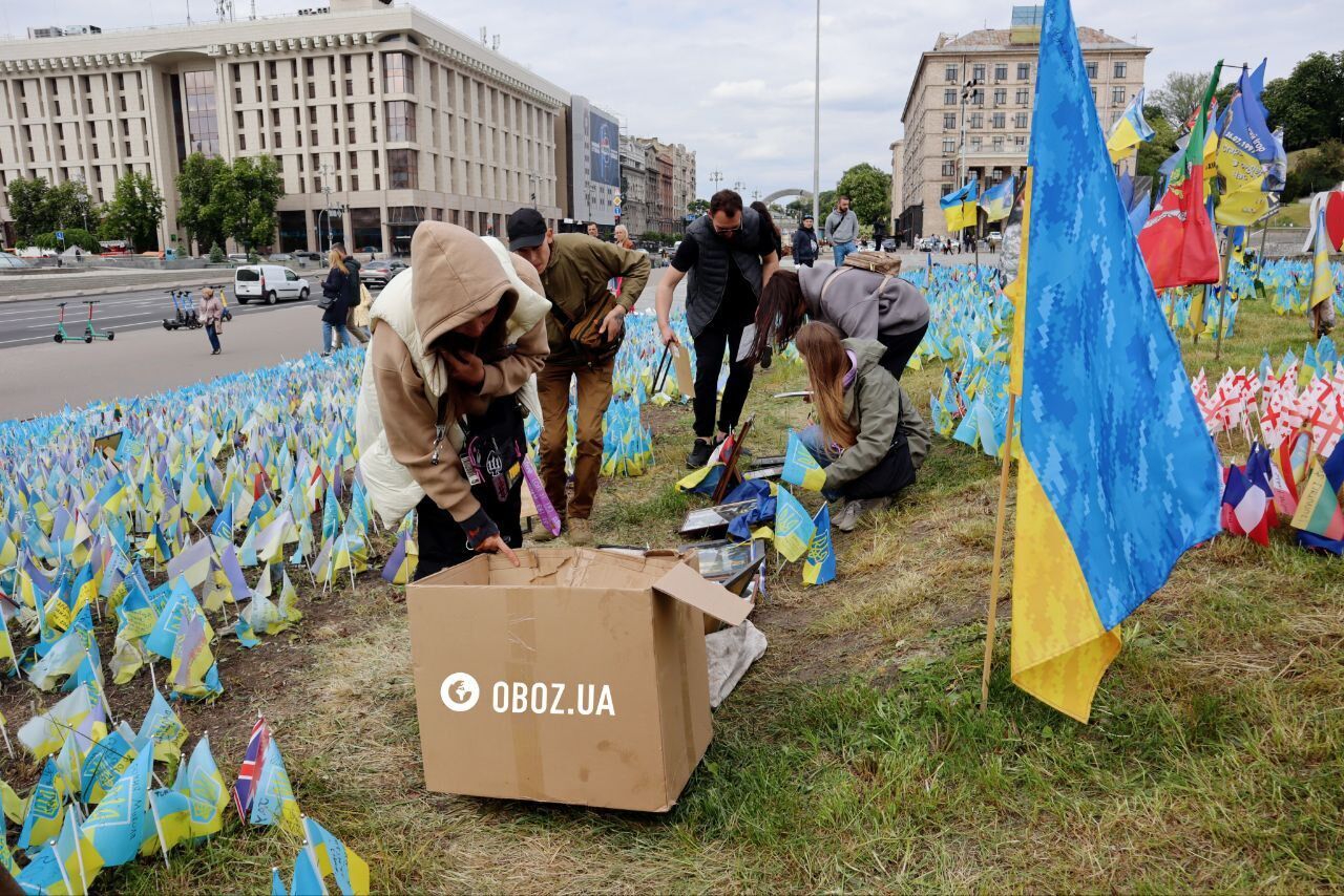 Убрали траву и мусор: в Киеве провели толоку у народного Мемориала памяти украинских воинов. Фото и видео