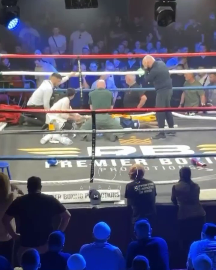 На шоу в Лондоне боксер пропустил удар в голову и умер. Видео