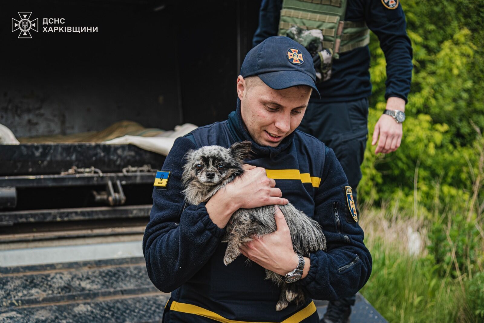 Із прикордоння Харківщини евакуювали близько 8000 цивільних: із ними працюють психологи. Фото й відео