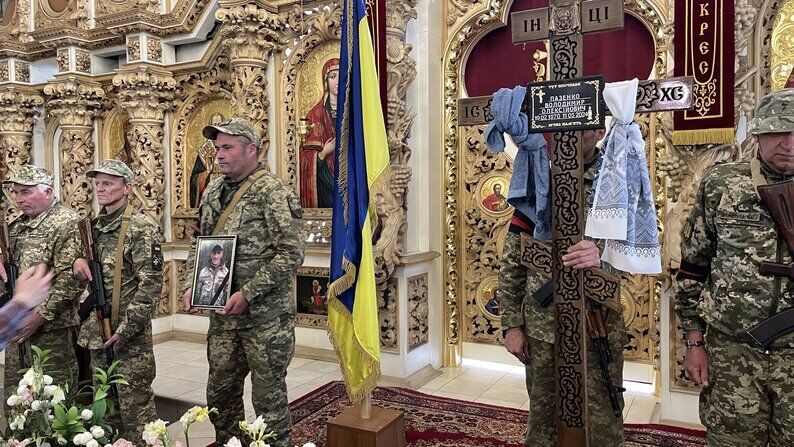 Віддав життя за Україну: у Полтаві попрощалися з воїном, який загинув у боях на Донеччині. Фото
