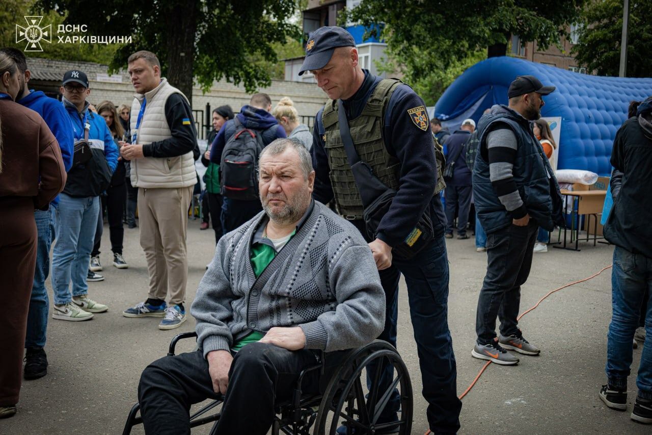 Вывозят под обстрелами: из Харьковской области эвакуировали почти 9 тысяч жителей. Фото
