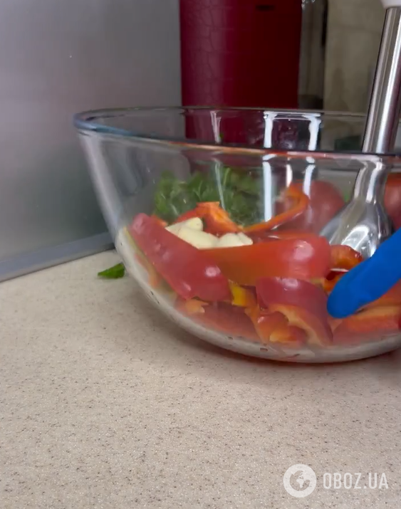 Як смачно замаринувати свіжі помідори: можна їсти вже через дві-три доби