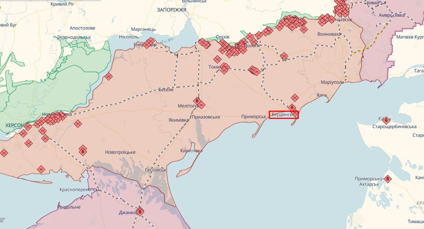 "Режимний об'єкт": окупанти не можуть знайти робітників для захопленого порту в Бердянську