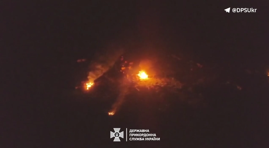 Украинские пограничники уничтожили склад БК врага и поразили позиции оккупантов. Видео