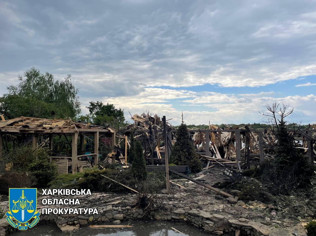 Під Харковом армія РФ вчинила теракт, двічі ударивши "Іскандером-М" у базу відпочинку: 6 загиблих, зокрема – вагітна, 28 постраждалих