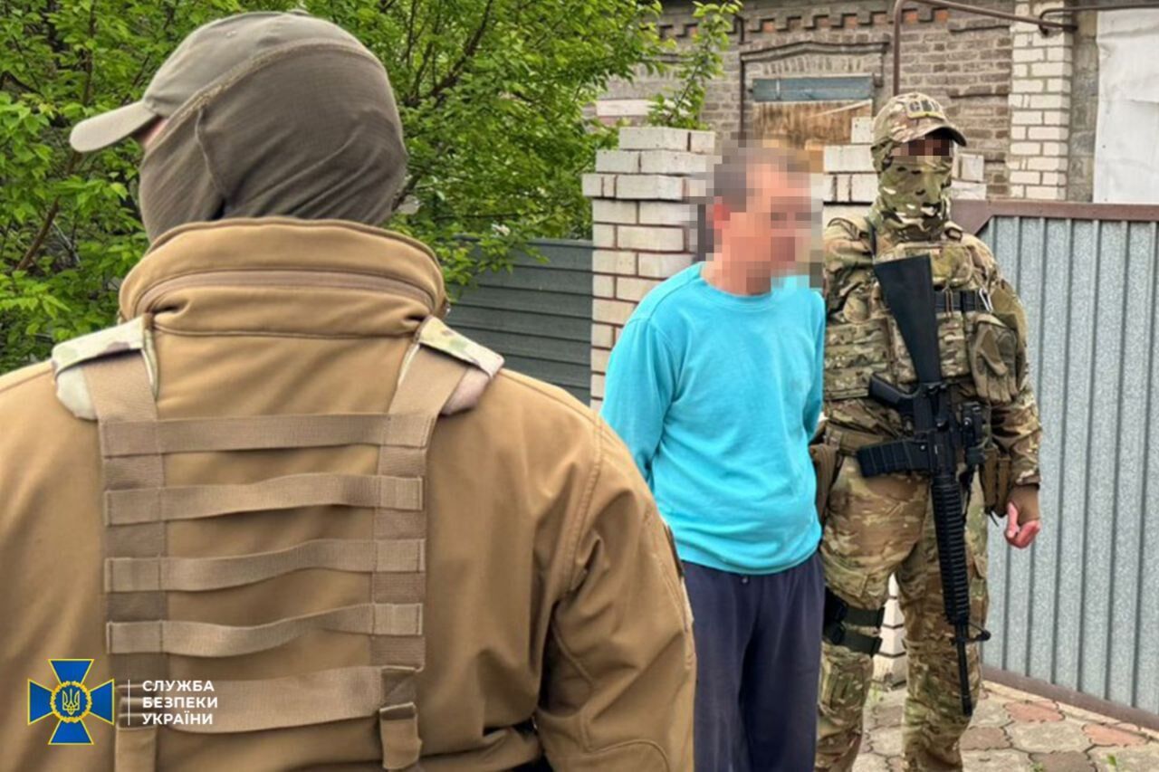 СБУ затримала інформатора "вагнерівців", який шпигував за військовими аеродромами на Донеччині. Фото 