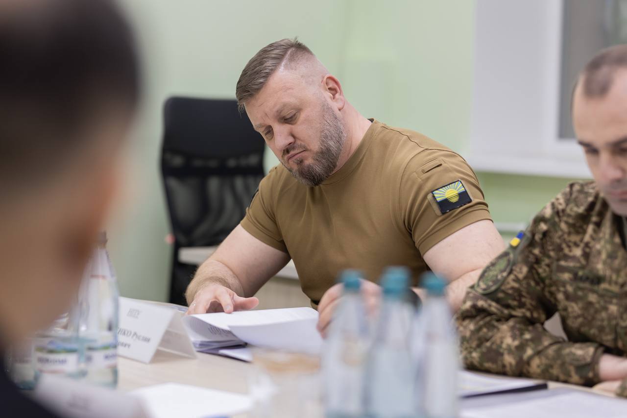 "Военные мужественно сдерживают попытки прорыва врага": Клименко рассказал о рабочей поездке в Донецкую область. Фото