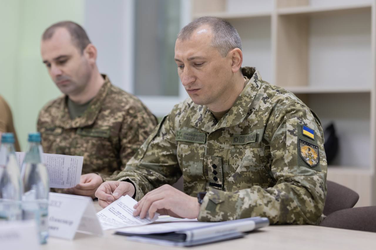 "Военные мужественно сдерживают попытки прорыва врага": Клименко рассказал о рабочей поездке в Донецкую область. Фото