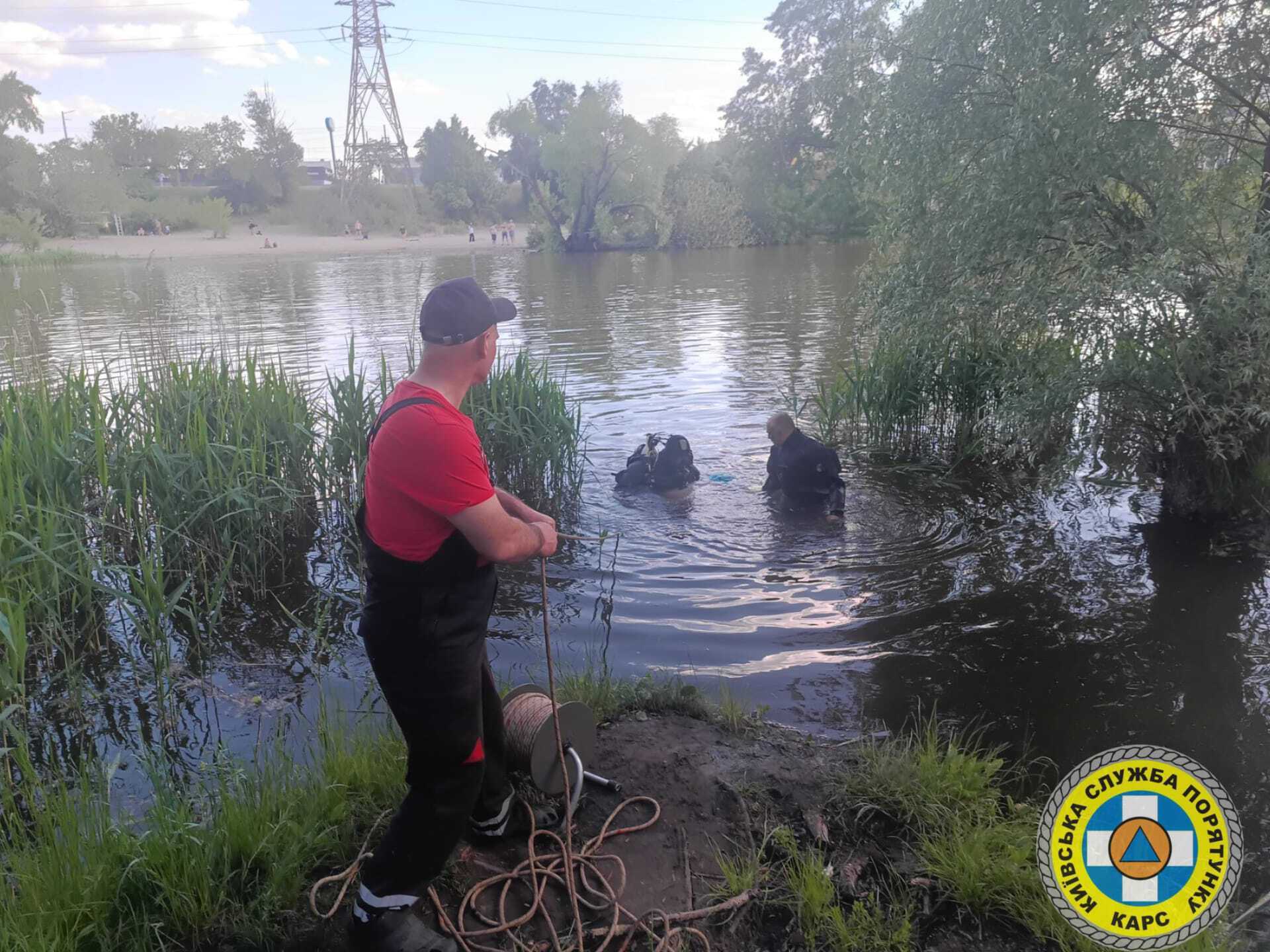 В Киеве на Оболони в озере утонул 14-летний мальчик: подробности трагедии