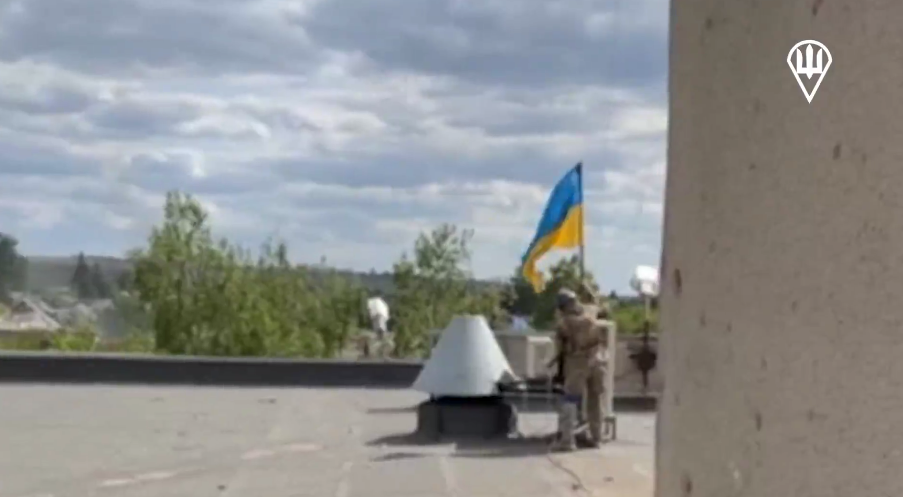 Сили оборони стабілізували ситуацію на Харківщині: десантники показали ексклюзивні кадри бойової роботи. Відео 