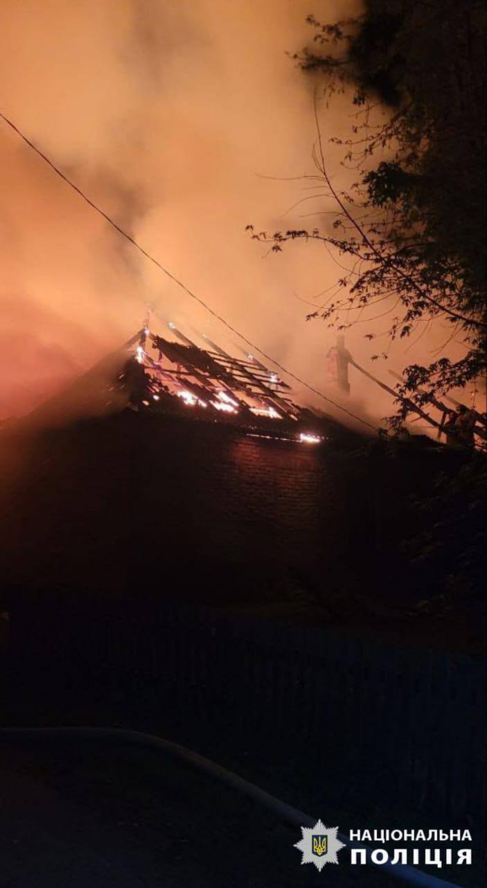 На Київщині сталась пожежа в приватному будинку: серед загиблих є дитина. Подробиці трагедії