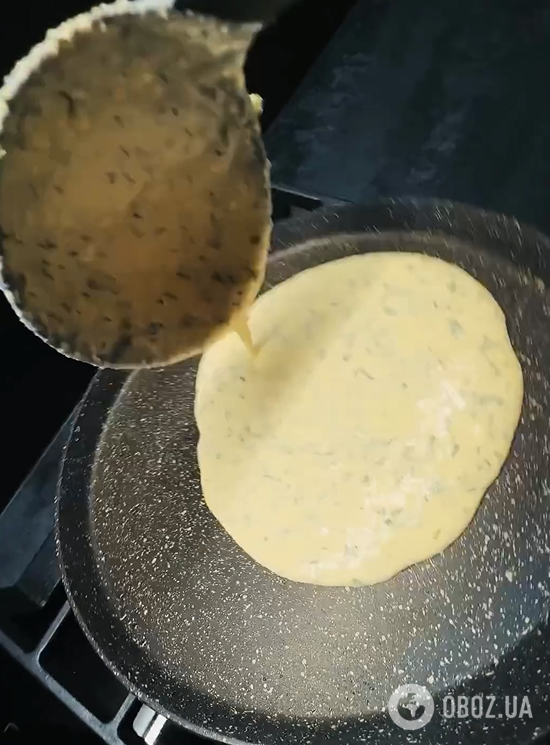 Тонкі млинці на кисломолочному сирі: смачно подати з лососем та крем-сиром