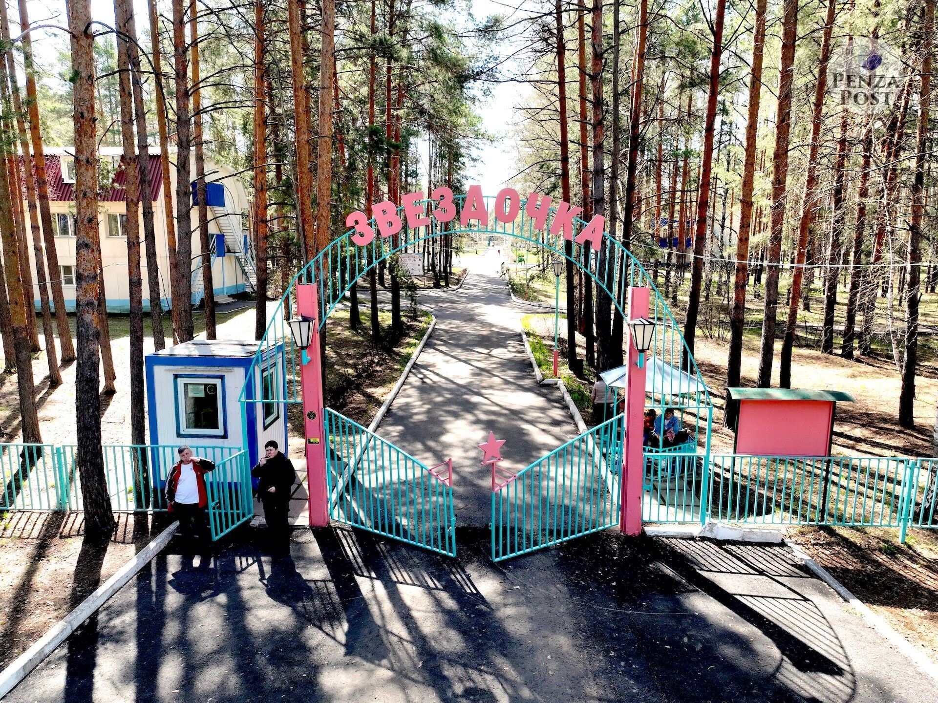Снег на подоконнике и плесень по углам: как живут украинцы в фильтрационных лагерях России