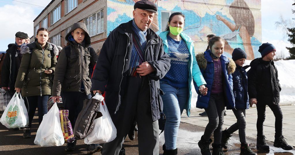 Сніг на підвіконні та пліснява по кутах: як живуть українці у фільтраційних таборах Росії