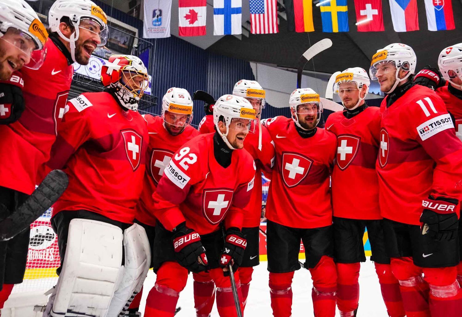 "Это смешно!" Чемпион ОИ из РФ высказался о ЧМ по хоккею, где играют "какие-то Дания или Швейцария"