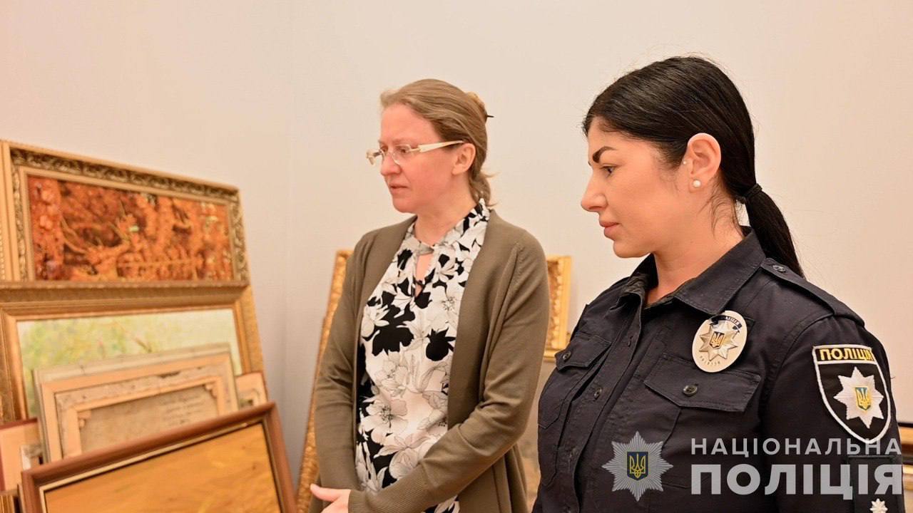 Изъятые 112 картин экс-нардепа Медведчука передали в Музейный фонд: появились подробности. Фото и видео