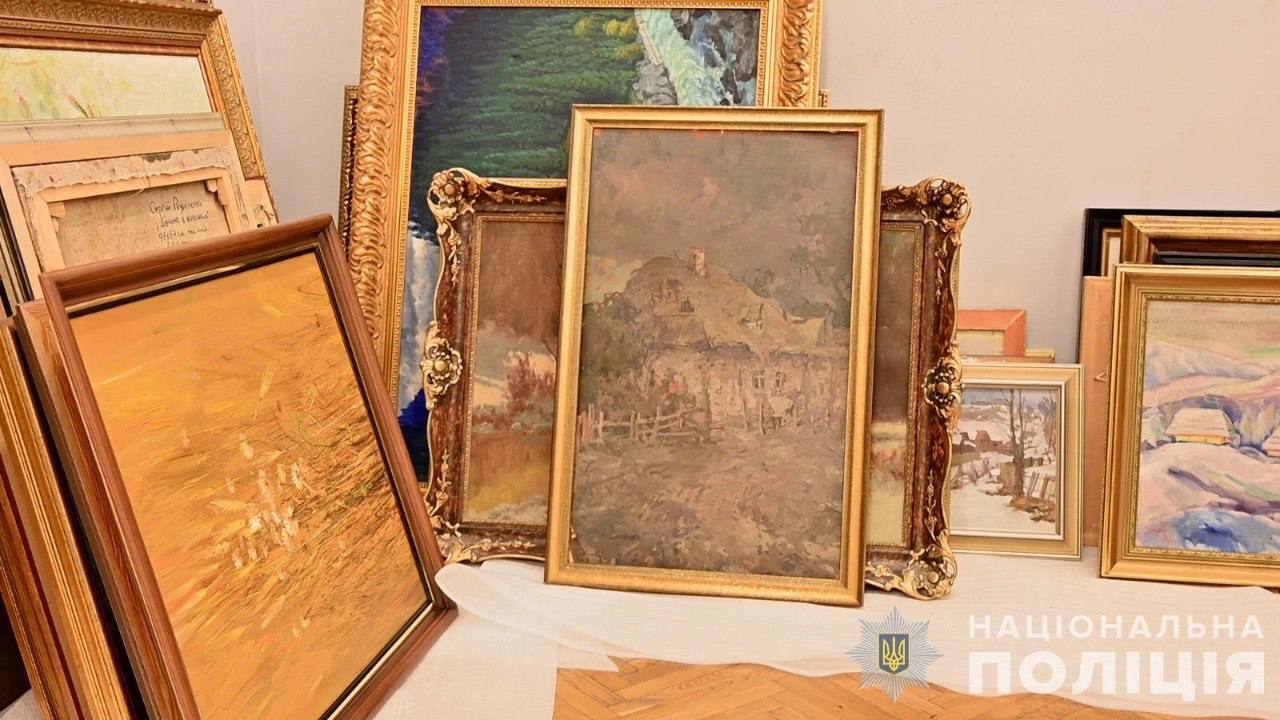 Изъятые 112 картин экс-нардепа Медведчука передали в Музейный фонд: появились подробности. Фото и видео