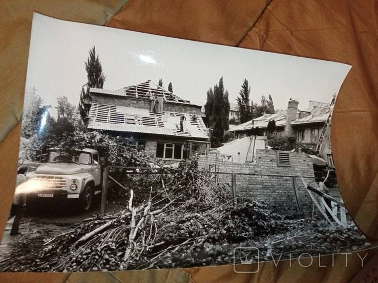 Повалені дерева та пошкоджені будинки: у 1985 році на столичну Воскресенку налетів буревій. Унікальні фото