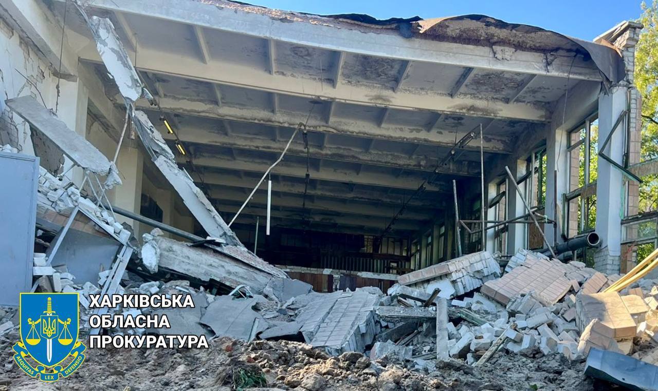 Армия России ночью нанесла четыре ракетных удара по Харькову и району: есть попадание в здание лицея. Фото и видео