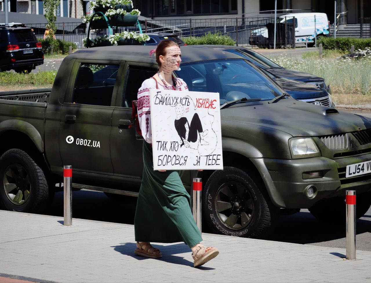 Полон – це пекло: в Києві влаштували акцію на підтримку полонених Free Azov