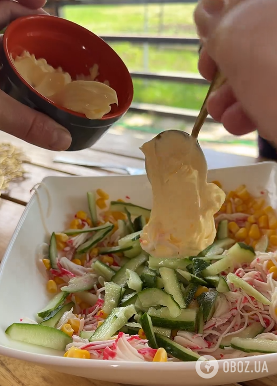 Який весняний салат приготувати з крабовими паличками: страва на кожен день і для святкового столу