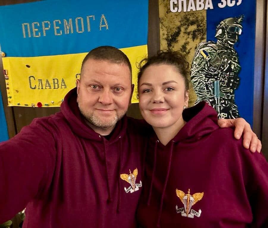 "Завжди хочу попросити вибачення": Залужний замилував мережу ніжними фото з дружиною та щемко привітав її з 49-річчям