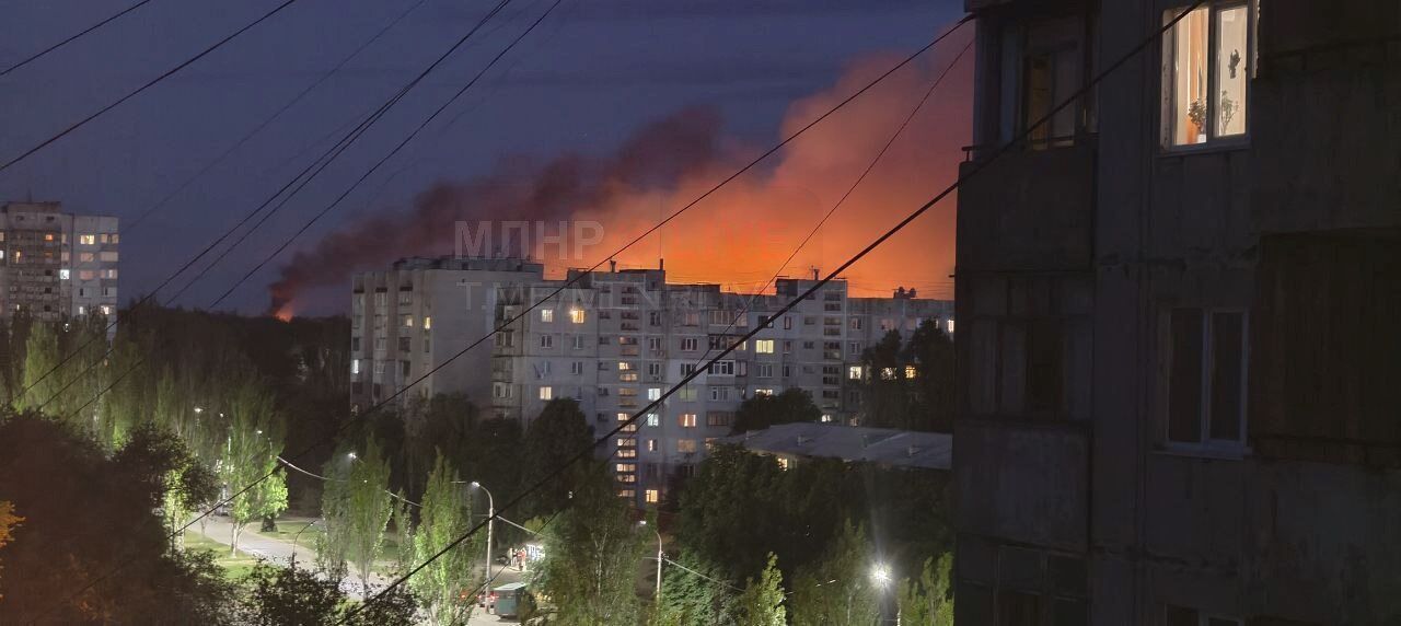 У Луганську пролунали вибухи: уражено навчальний заклад військової авіації окупантів і аеродром. Фото і відео