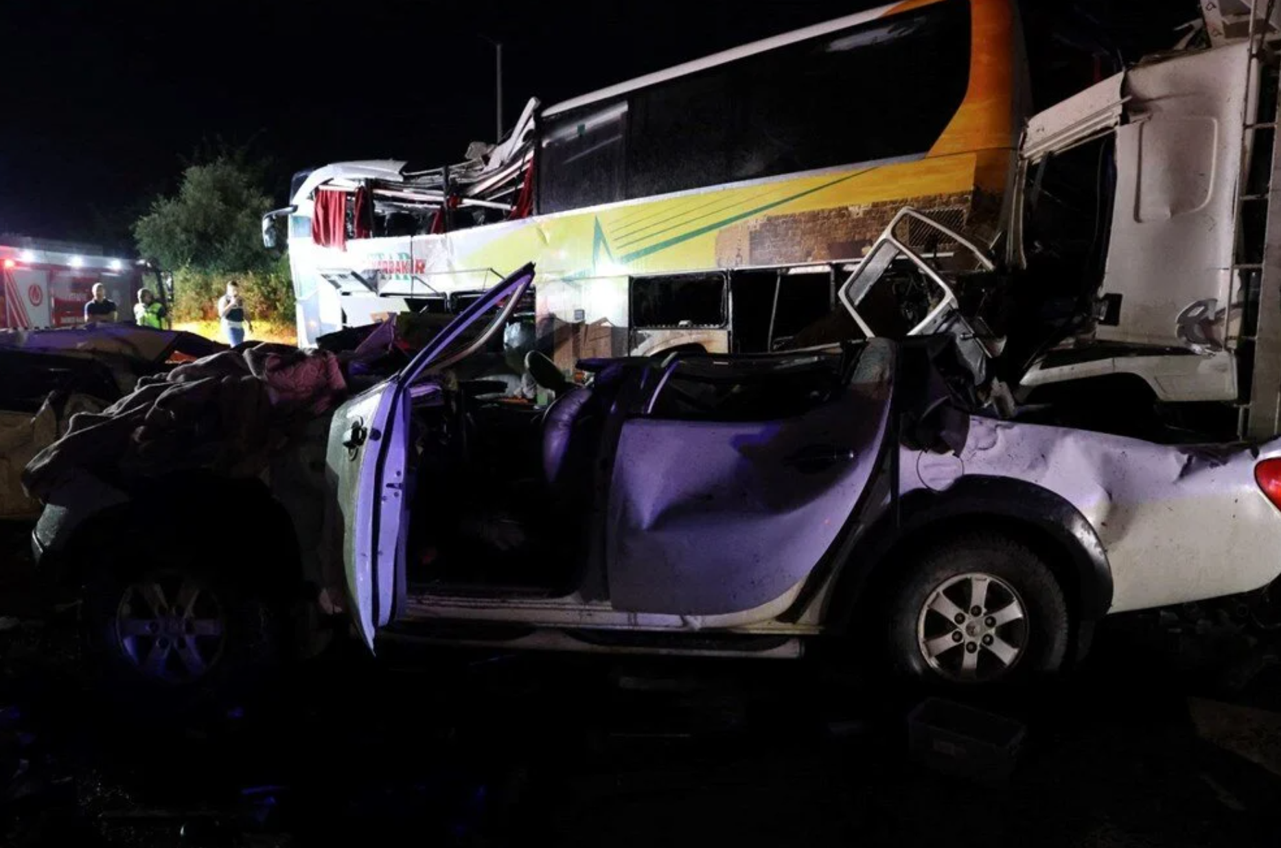 У Туреччині в ДТП потрапив пасажирський автобус: десять людей загинули, 40 поранено. Фото 