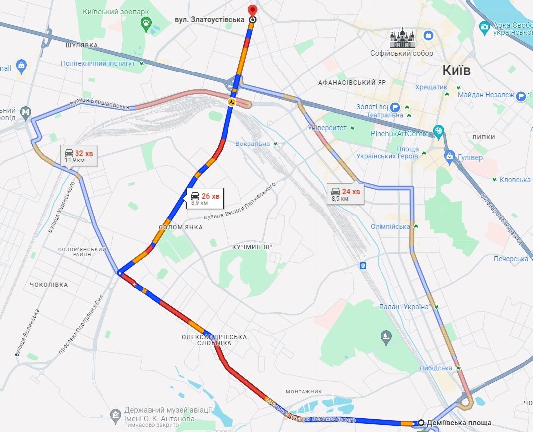 На дорогах Киева утром образовались пробки: где не проехать. Карта