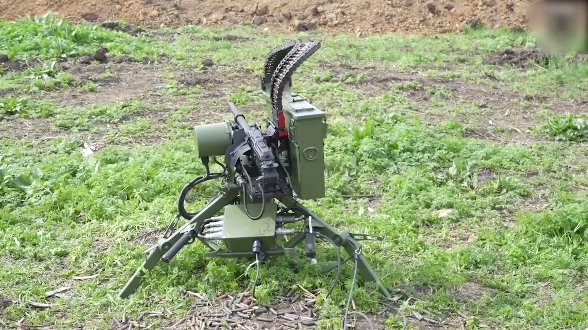 Допомагають захищати життя військових: ЗСУ показали використання бойових роботів українського виробництва. Відео