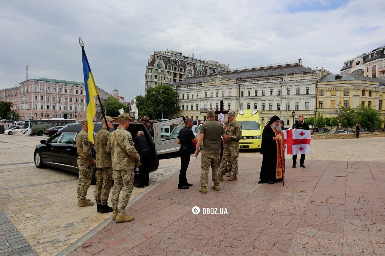 Прикрыл собой побратимов: в Киеве простились с погибшим воином ВСУ Серго Горнакашвили. Фото и видео