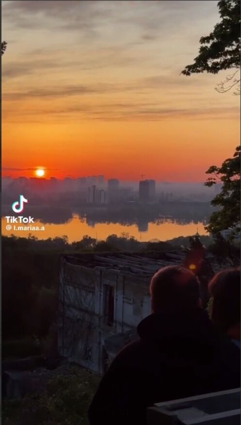 У Києві через відео в TikTok молодь о 5 ранку 