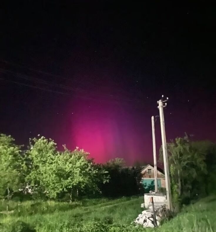 В небе над Украиной заметили странное оптическое явление: что может быть. Фото