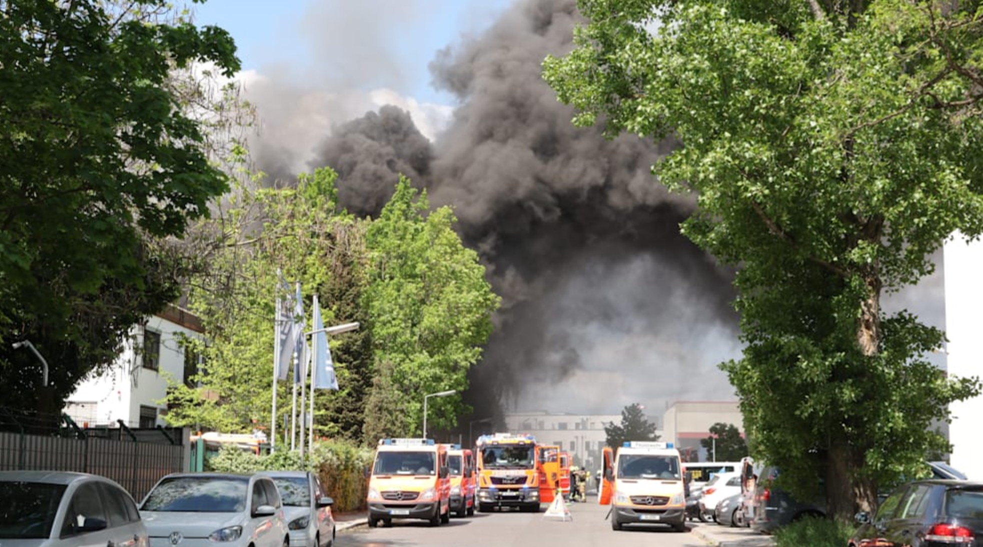 В Берлине произошел пожар на заводе производителя систем ПВО Iris-T. Фото и видео