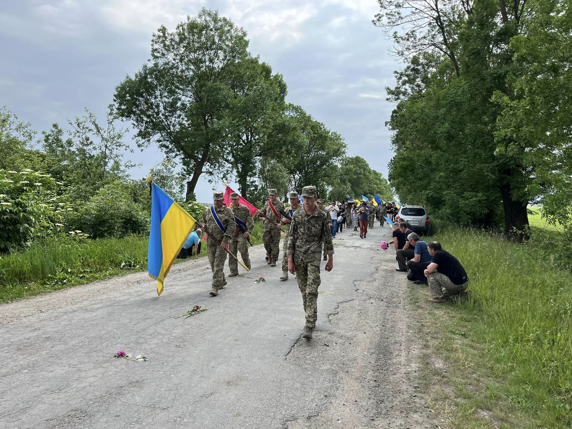 Без отца остались двое детей: на Хмельнитчине простились с защитником, погибшим в боях на Донетчине. Фото