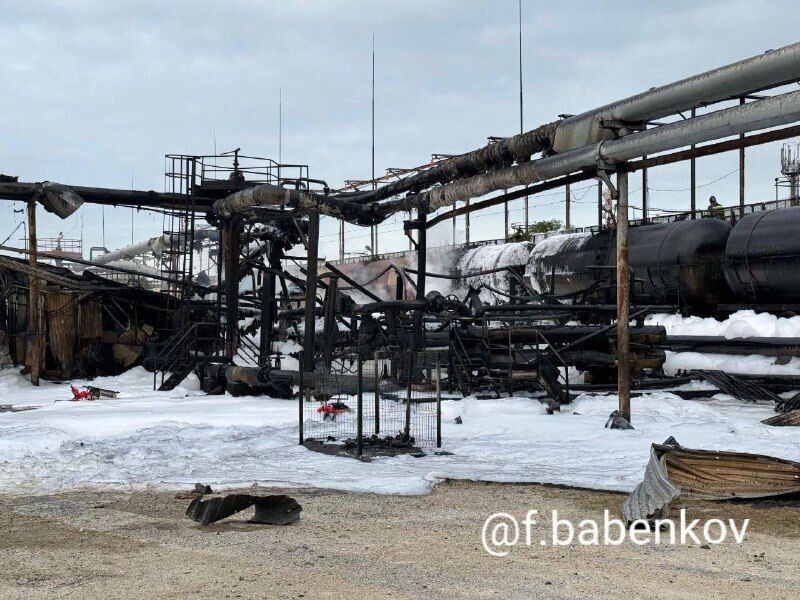В Краснодарском крае горела нефтебаза, повреждены цистерны. Все подробности, фото и видео