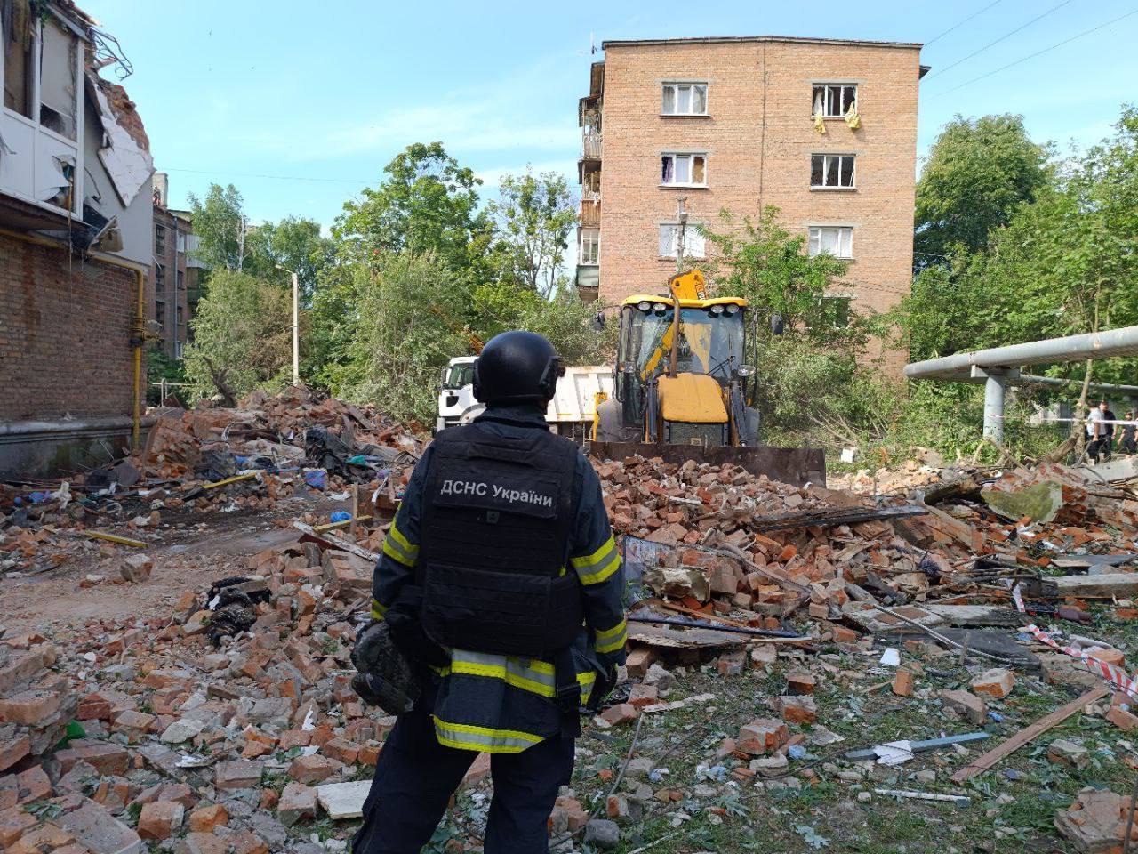 Наслідки удару РФ по Харкову показали на відео з висоти: кількість жертв зросла до п'яти 