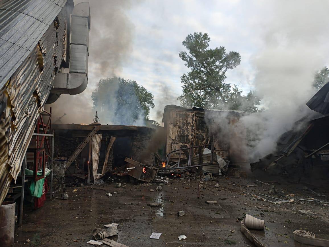 Росія атакувала Київ ракетами, працювала ППО: виникла пожежа, знищено трансформаторну підстанцію. Фото
