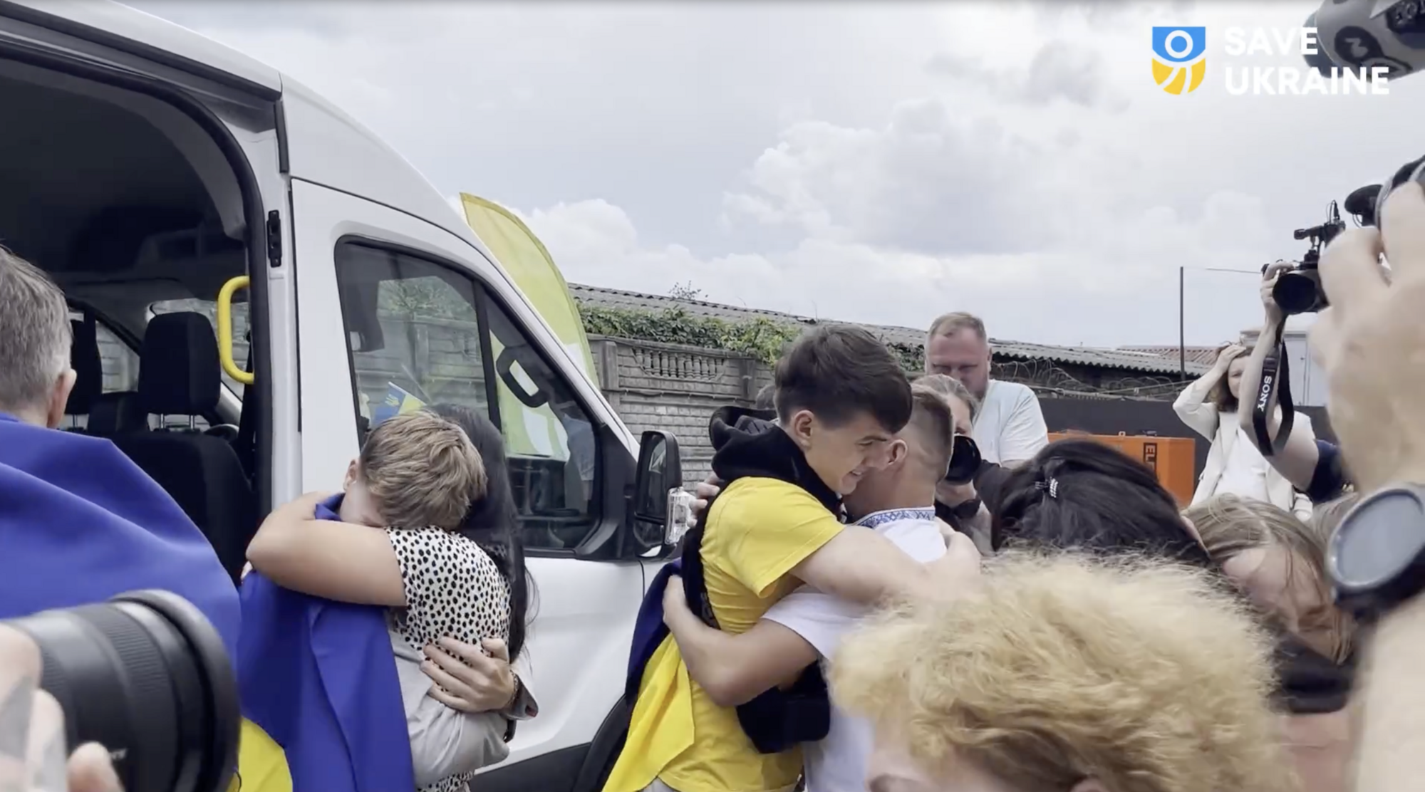 В Україну повернули п’ять депортованих дітей-сиріт: відео
