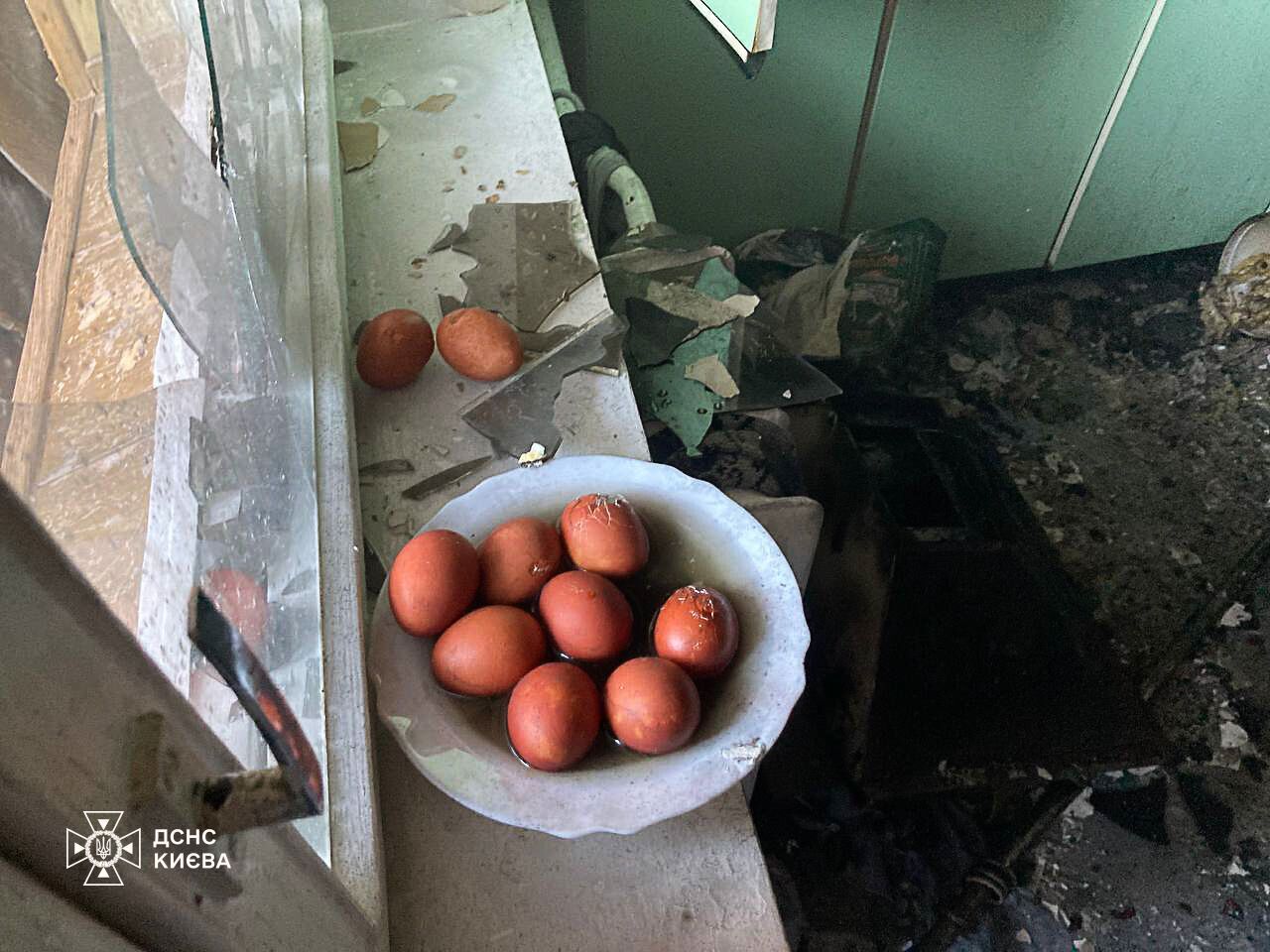 В Киеве на Троещине приготовление еды на Пасху едва не привело к трагедии. Подробности и фото