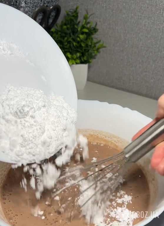 Желейний десерт в креманці нашвидкуруч: поєднайте вишню і какао
