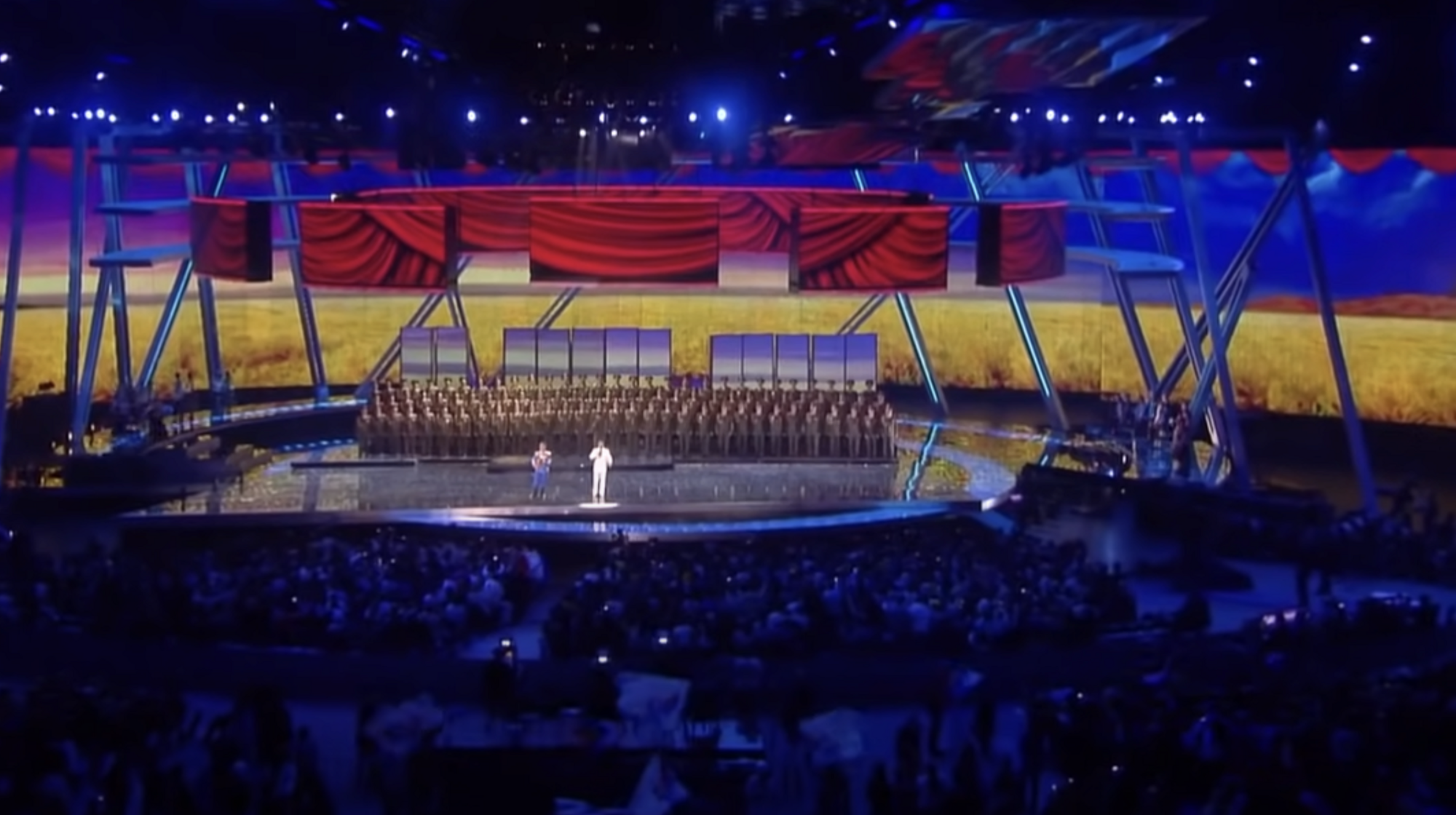 С танком на сцене и военным хором: как Россия намекала на войну в Украине, принимая Евровидение в 2009 году