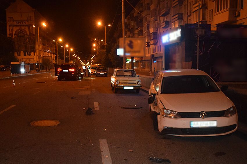 У Києві п’яний водій BMW влаштував потрійну ДТП: серед потерпілих є неповнолітня. Фото і відео