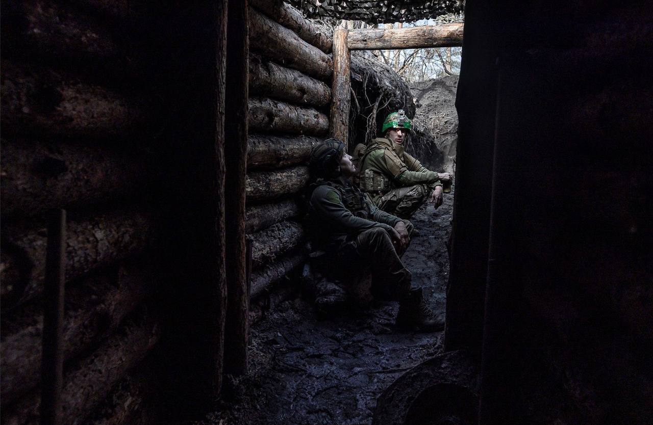 "Выполняют самые сложные задачи на фронте": Зеленский поздравил украинских пехотинцев с праздником
