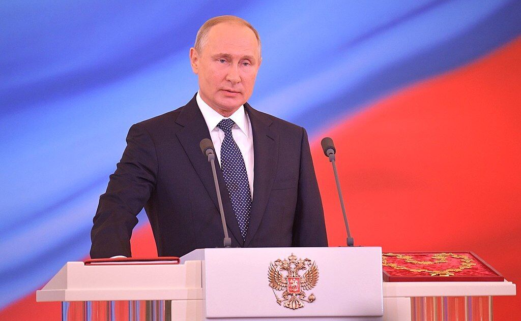 Ботокс или двойник? Как изменился Путин за 24 года правления РФ. Фото с инаугураций
